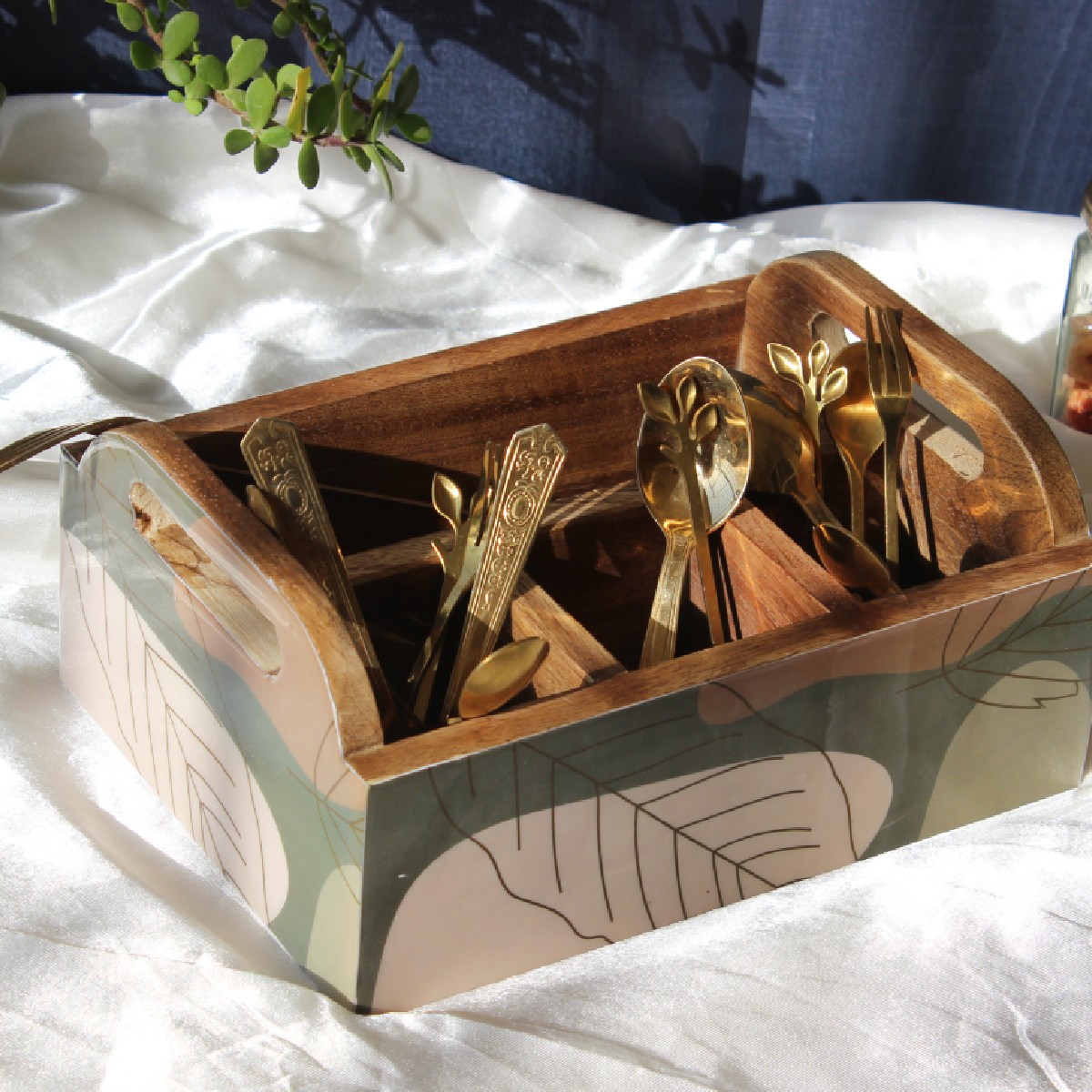 Abstract Aura Mangowood Cutlery Caddy Abstract Aura Mangowood Cutlery Caddy