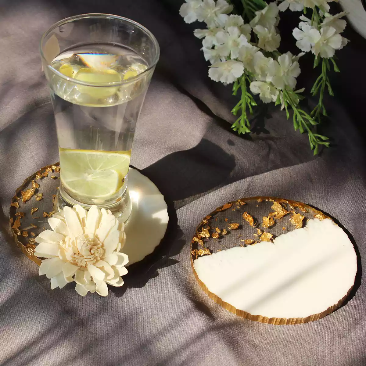 Round Pearl White Transy Resin Coaster