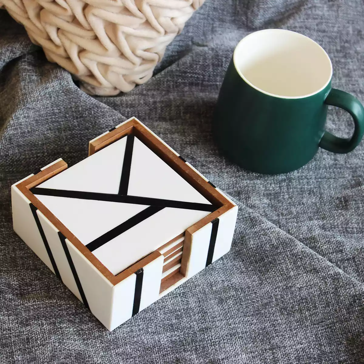 Square Black & White with Set of 6 Coaster with Holder