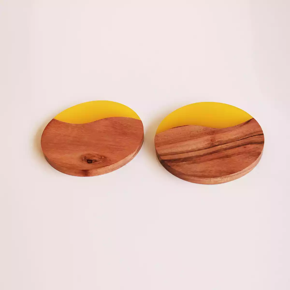 Dusky Yellow Resin Wood Set