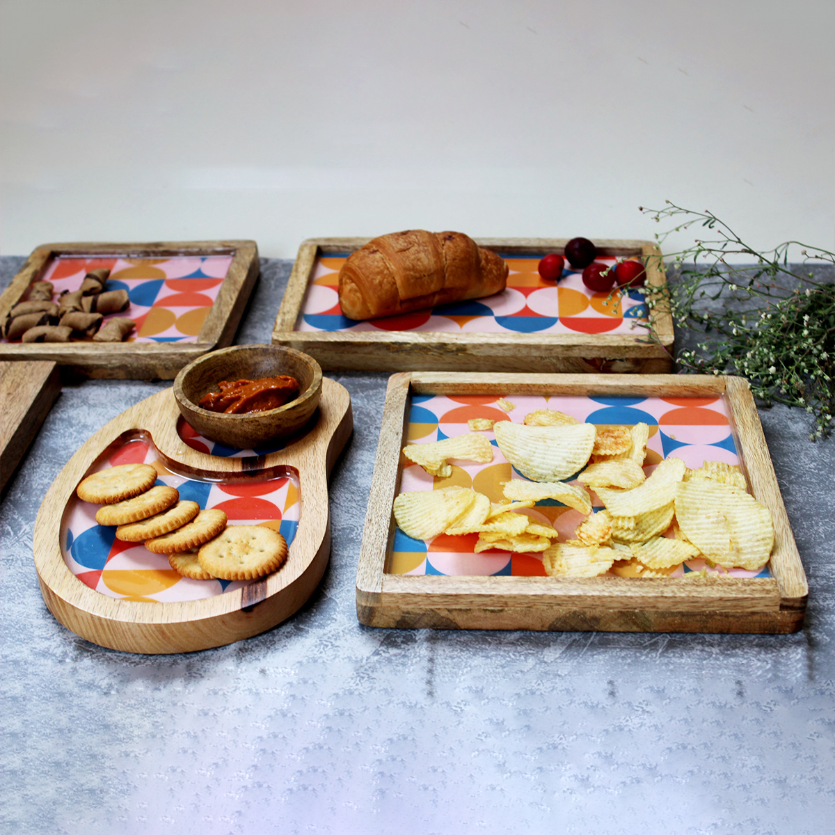 Colourful Hot Streaks Mangowood 7 Set of Platter