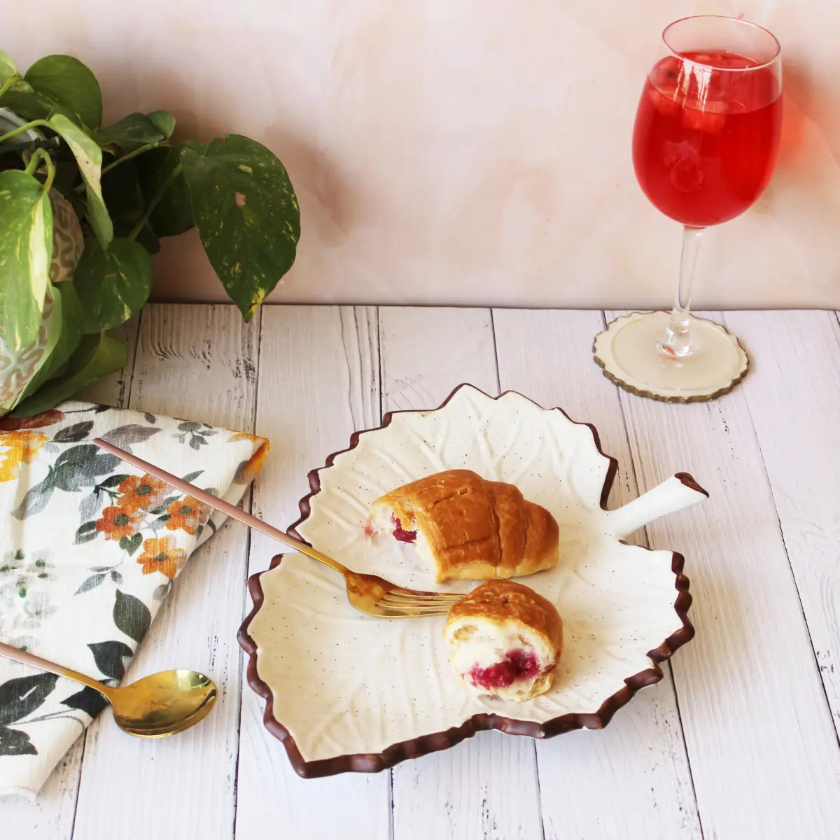 Creamy Brew Embossed Maple Leaf Platter