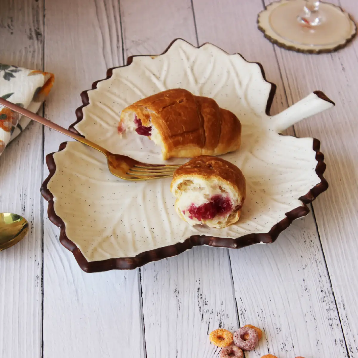 Creamy Brew Embossed Maple Leaf Platter