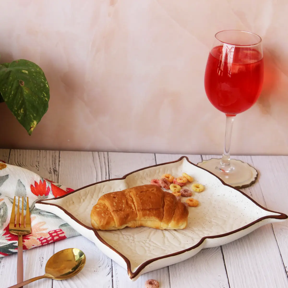 Creamy Brew Embossed Recto Platter