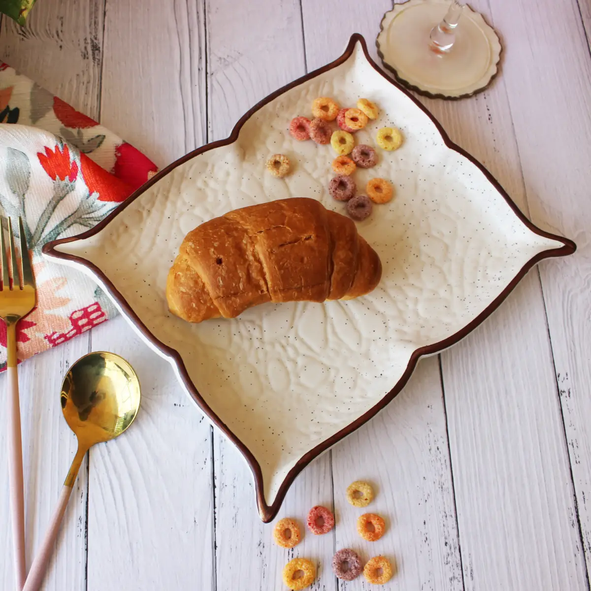 Creamy Brew Embossed Recto Platter