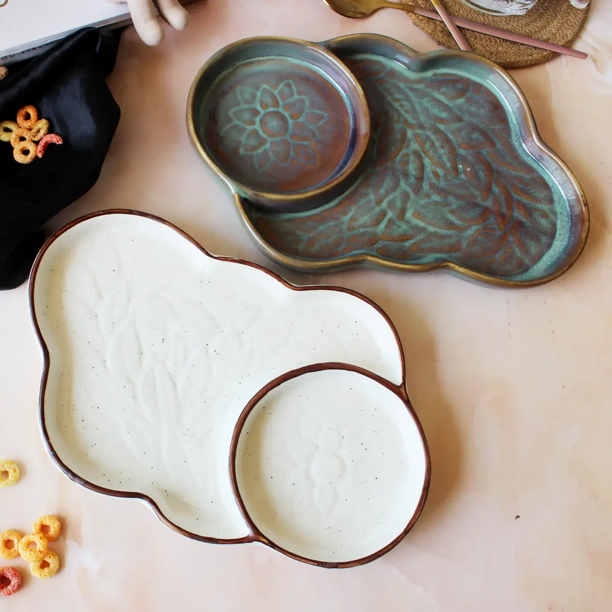 Creamy Brew Embossed Cloud Chip & Dip Platter