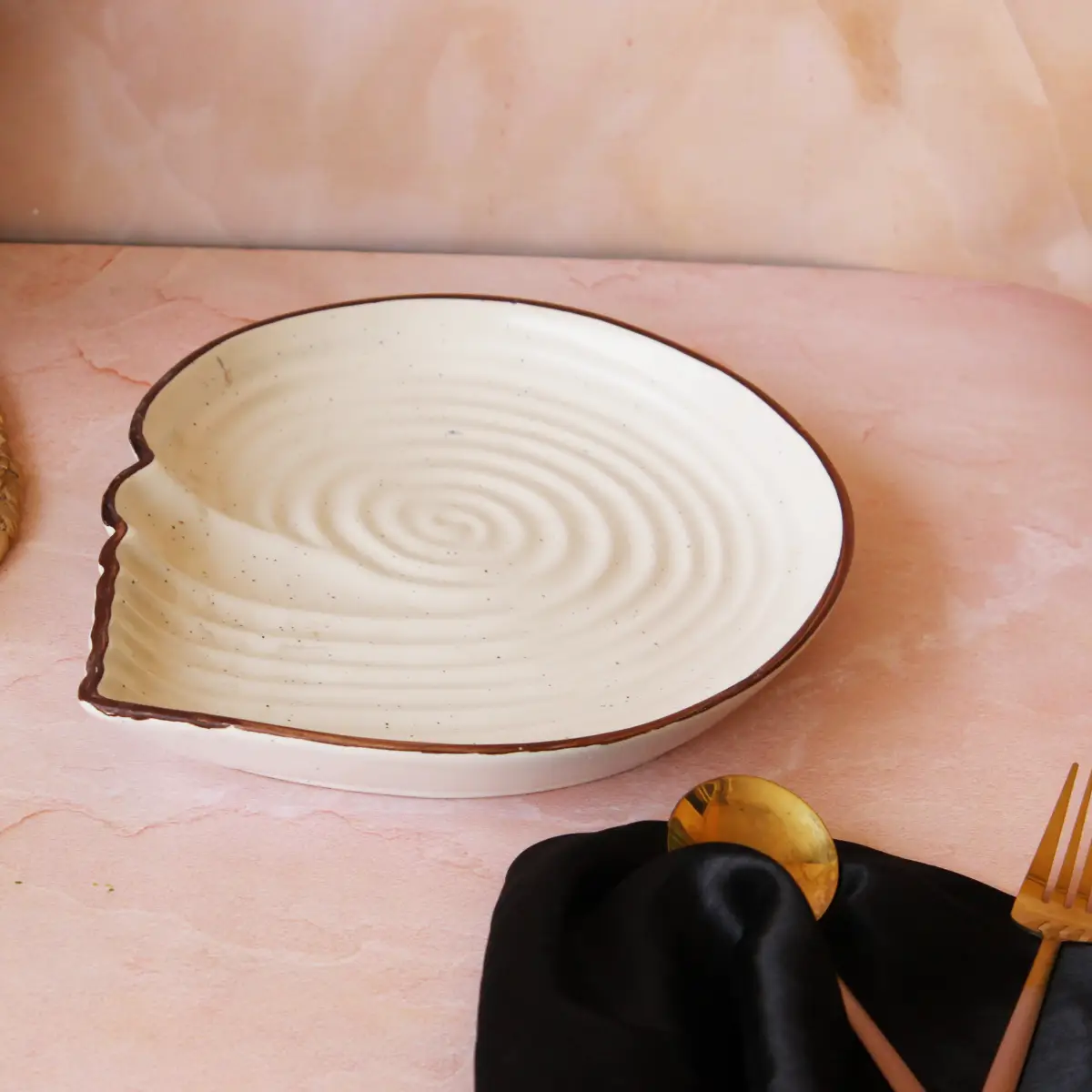 Creamy Brew Sea-Shell Platter