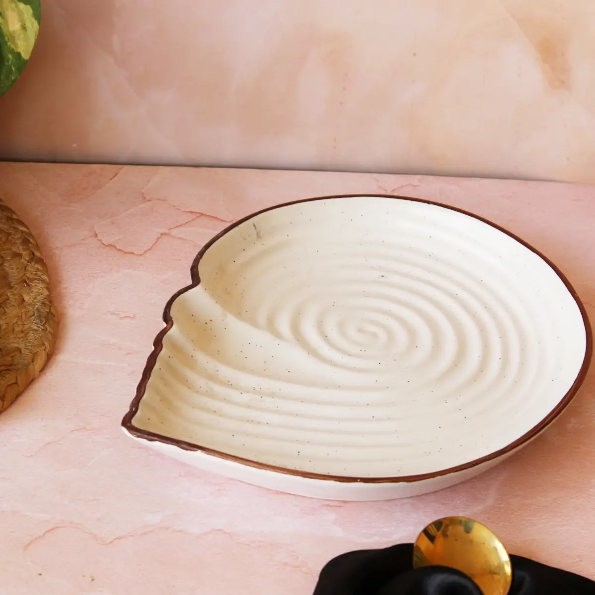 Creamy Brew Sea-Shell Platter