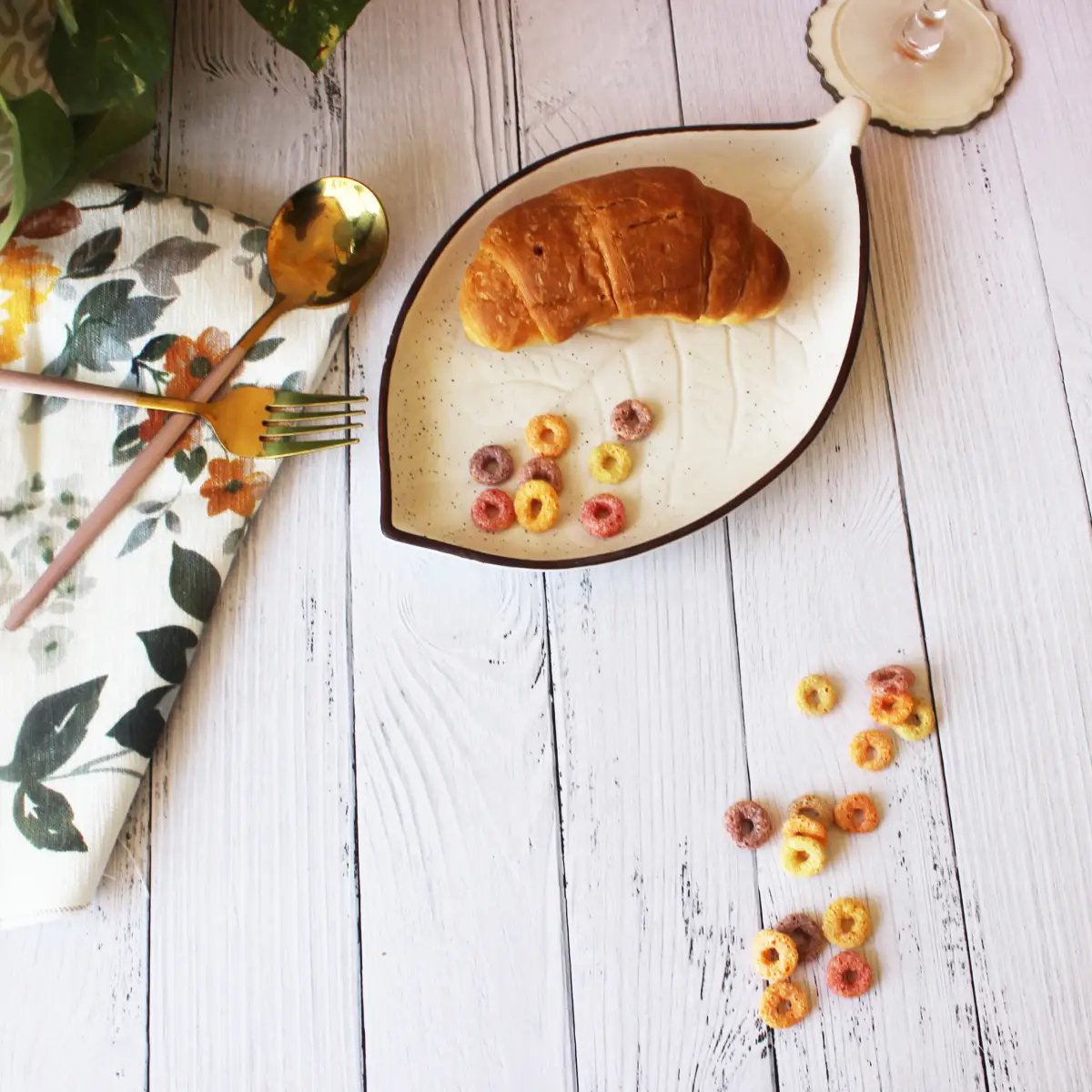 Creamy Brew Whimsy Leafy Platter