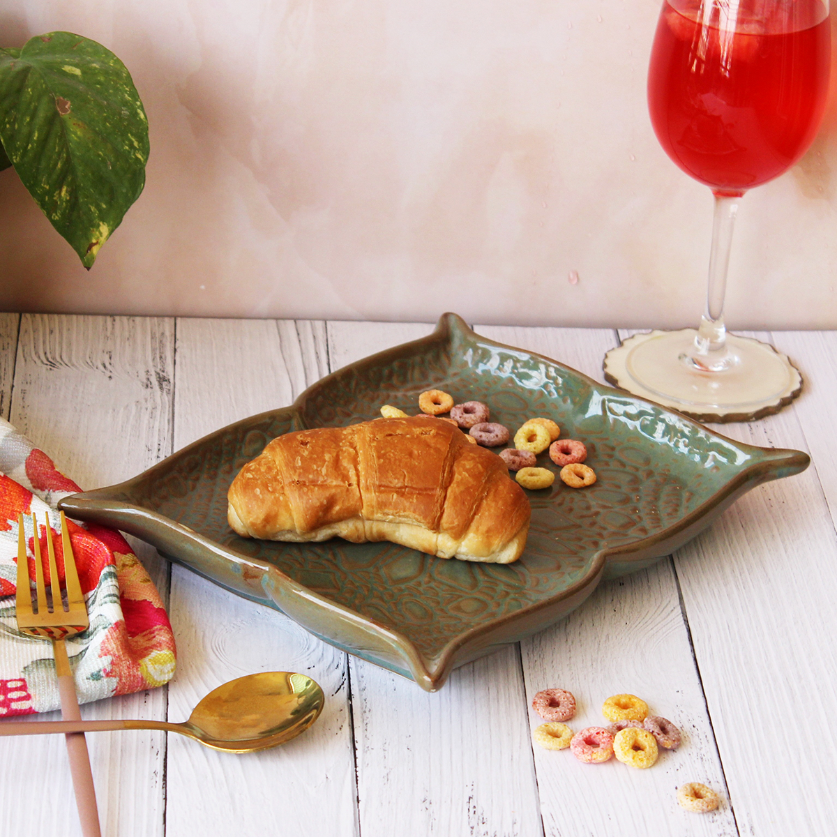 Forest Fusion Embossed Recto Platter