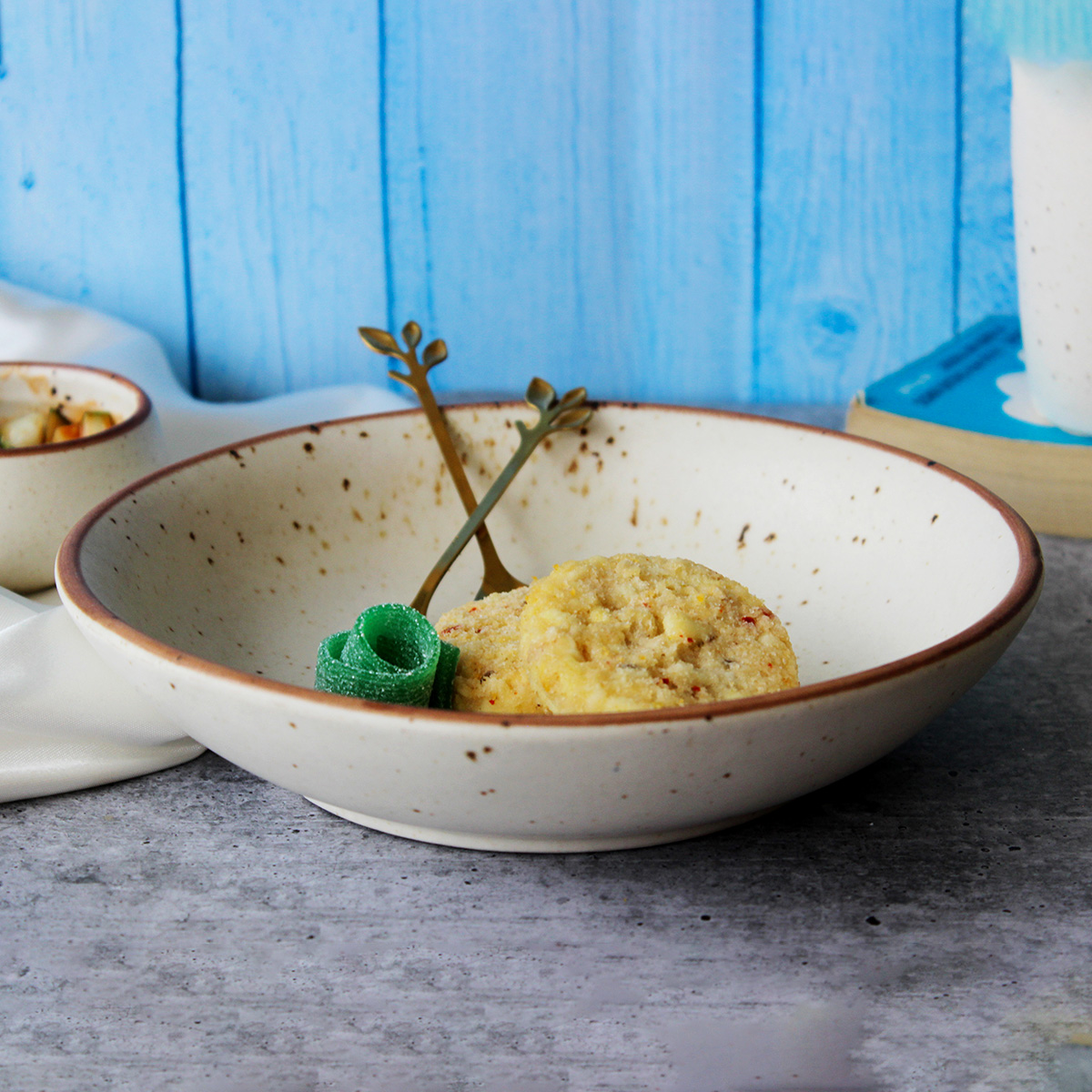 Creamy Brew Serving Plate