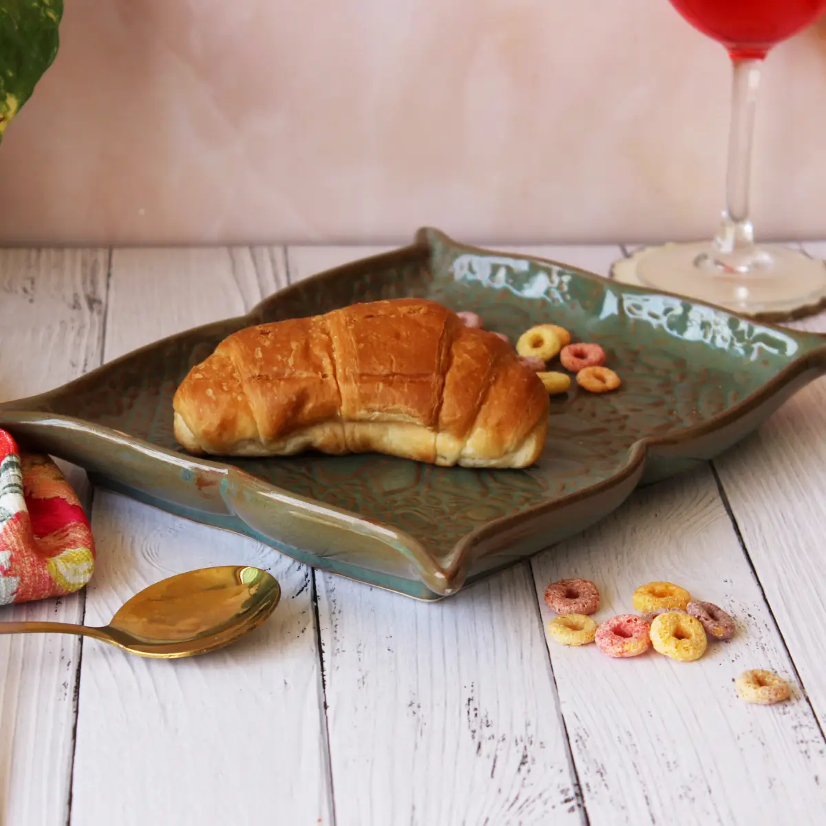 Forest Fusion Embossed Recto Platter