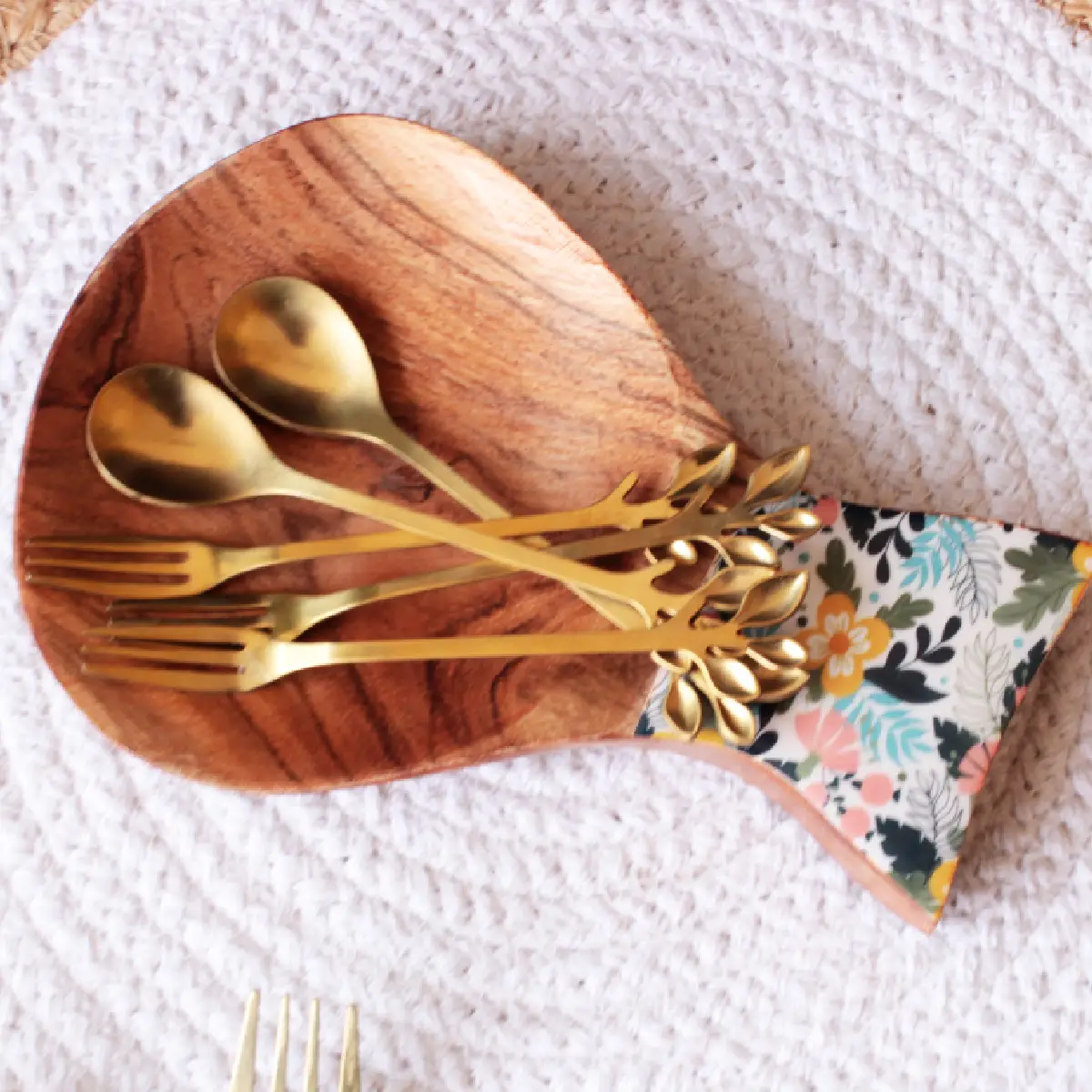 Sunnyside Gardenia Mangowood Spoon Rester