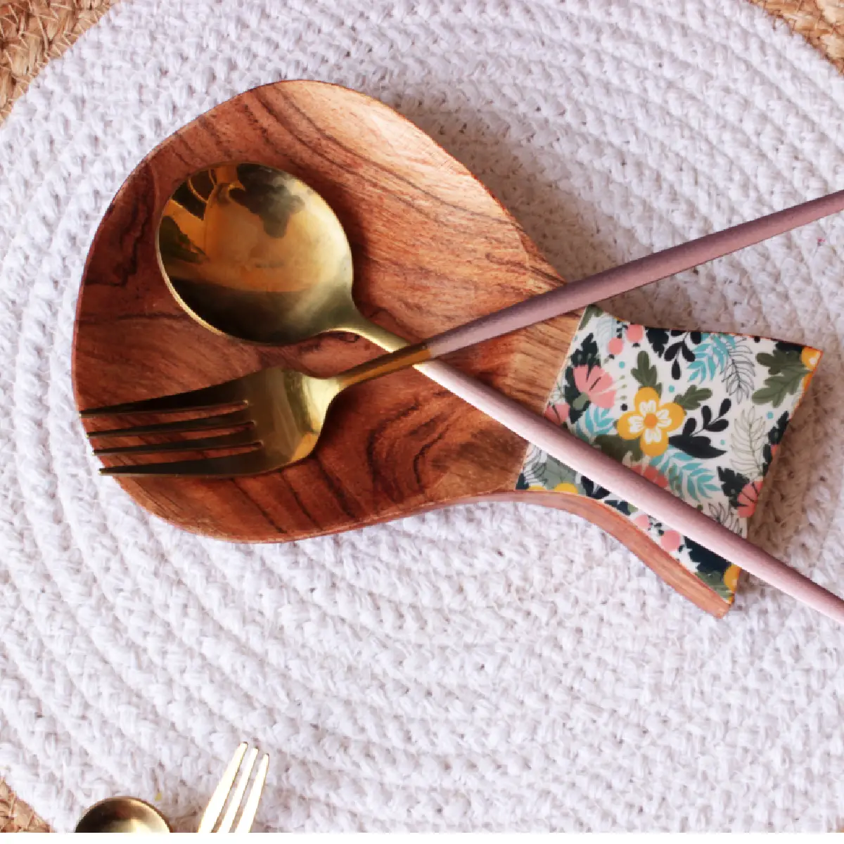 Sunnyside Gardenia Mangowood Spoon Rester