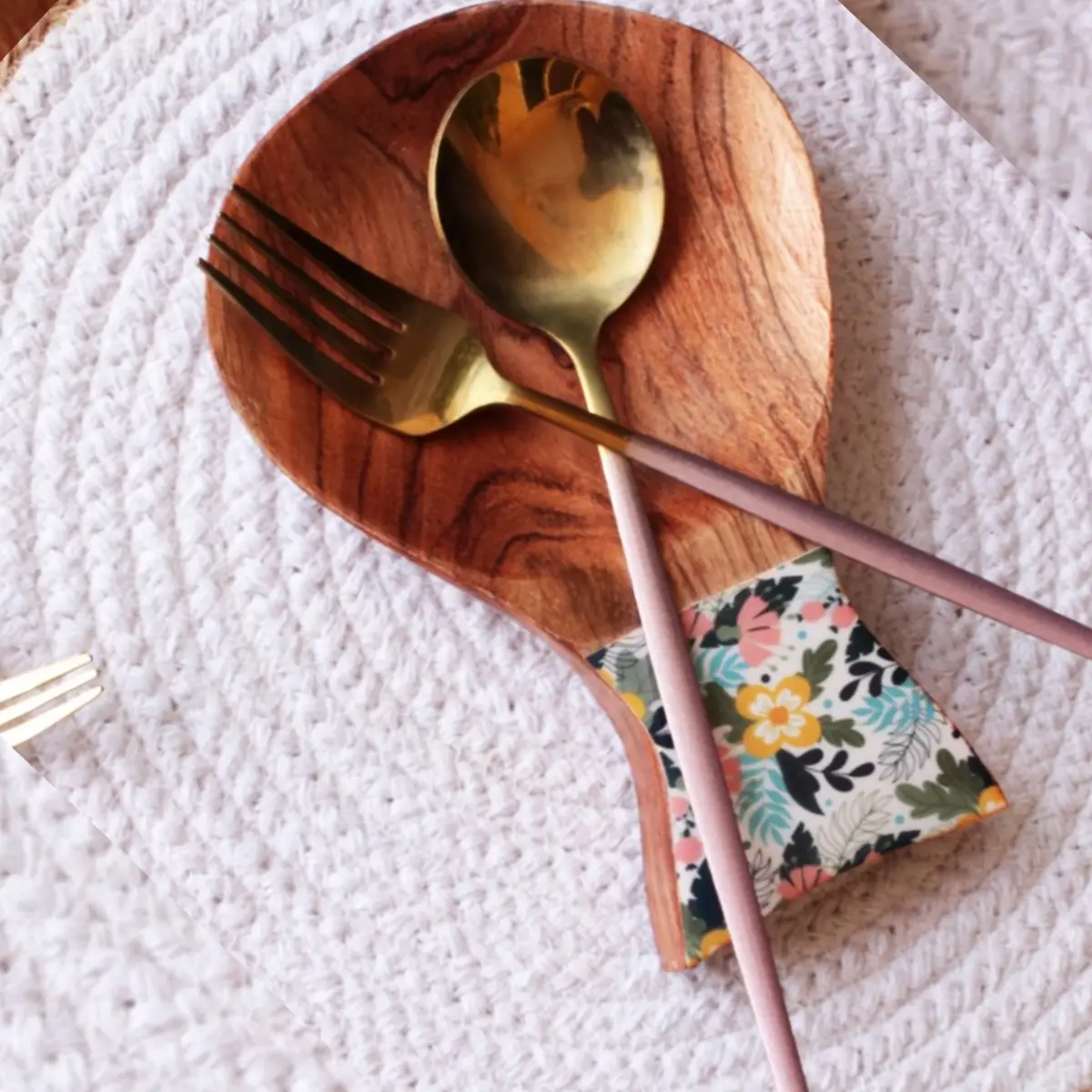 Sunnyside Gardenia Mangowood Spoon Rester