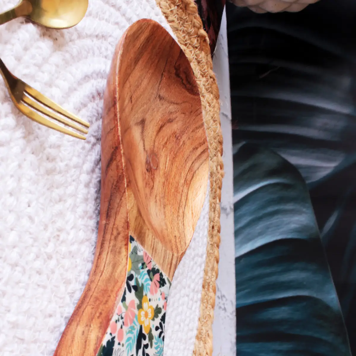 Sunnyside Gardenia Mangowood Spoon Rester