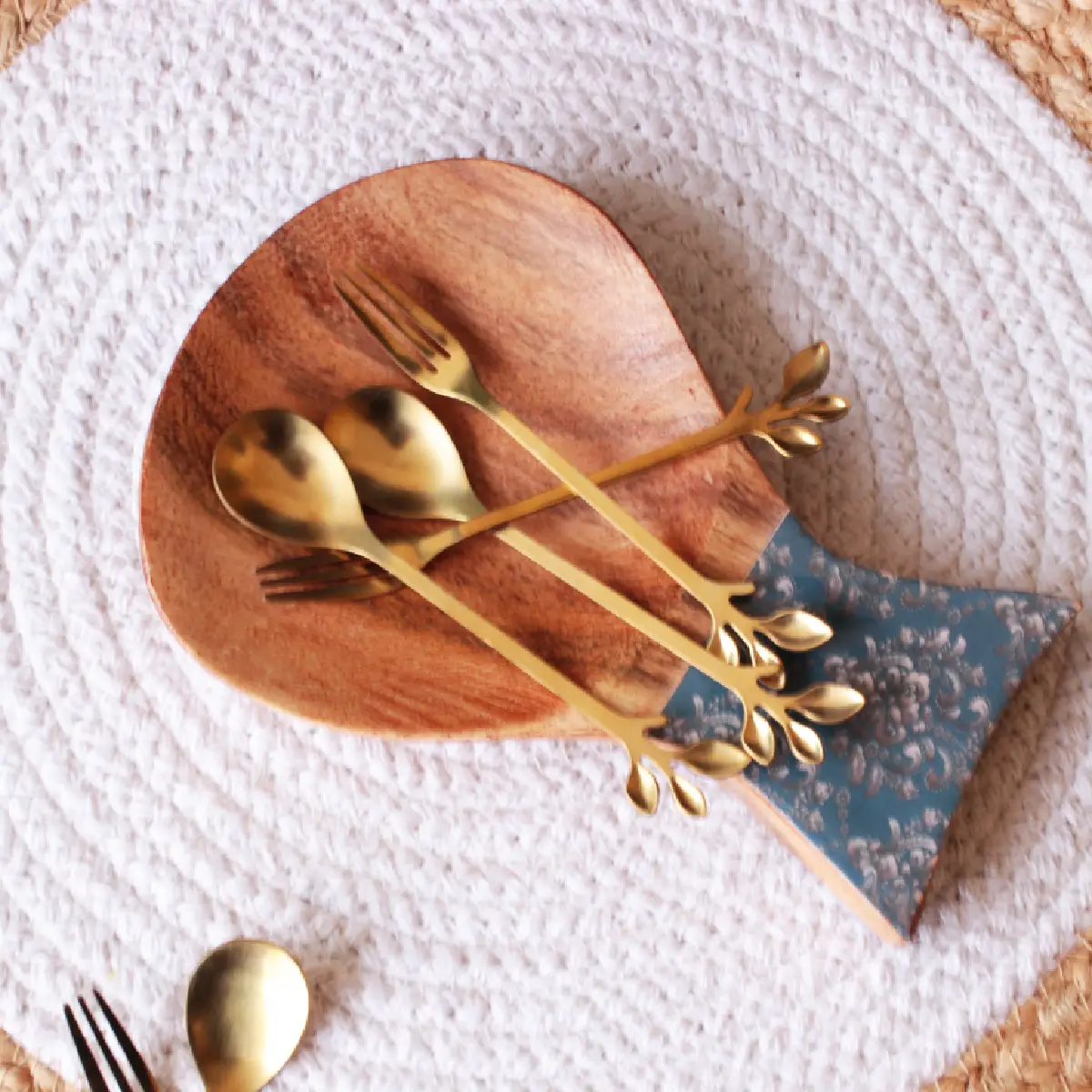 Azure Serenity Mangowood Spoon Rester