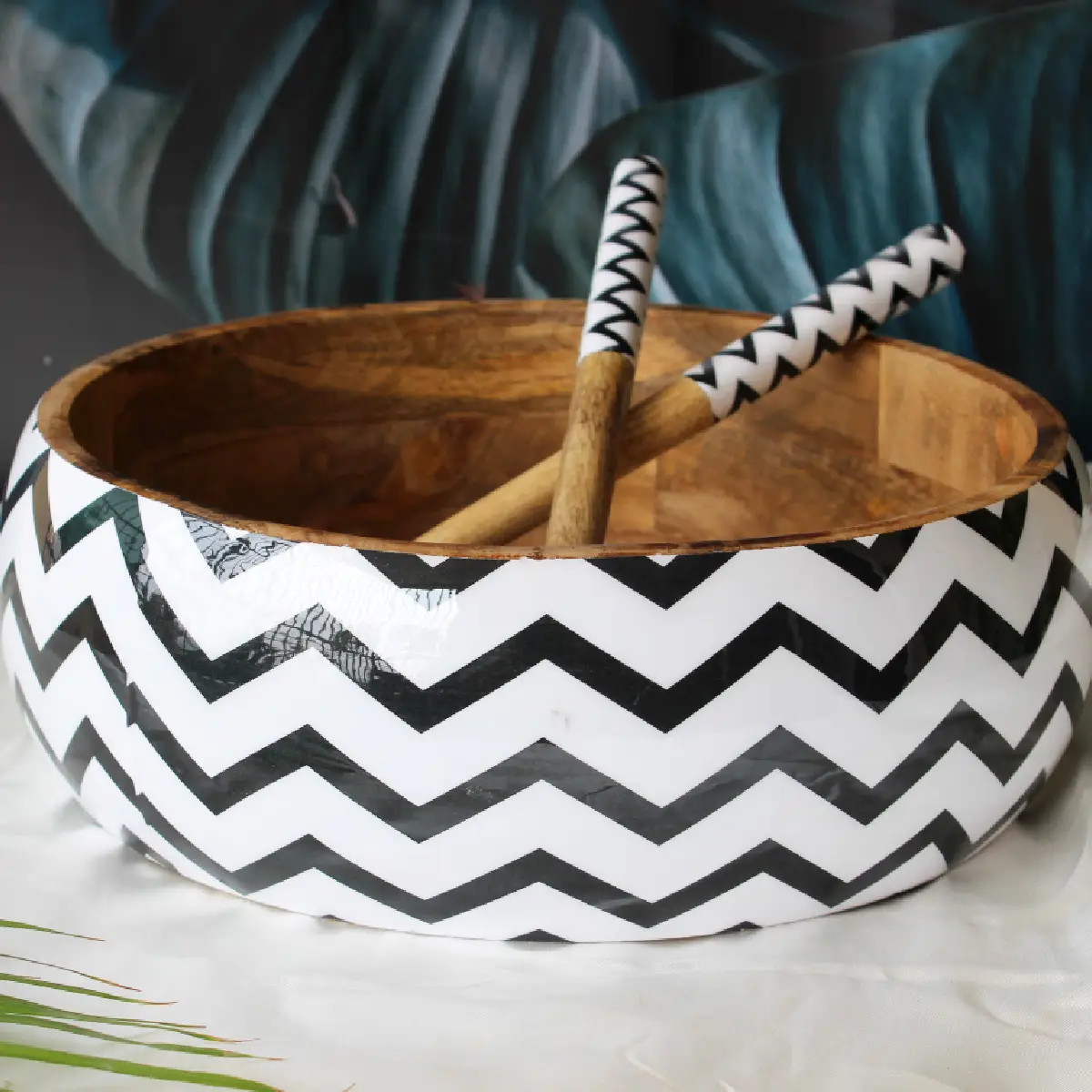 GeoChic Zigzag Mangowood Big Salad Bowl with 2 Servers