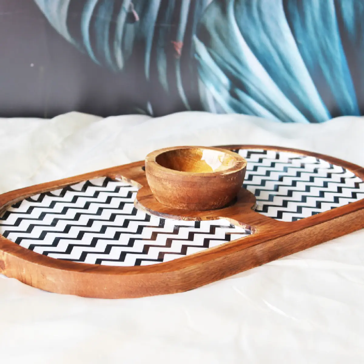 GeoChic Zigzag Mangowood Oval Plate with Dip Bowl