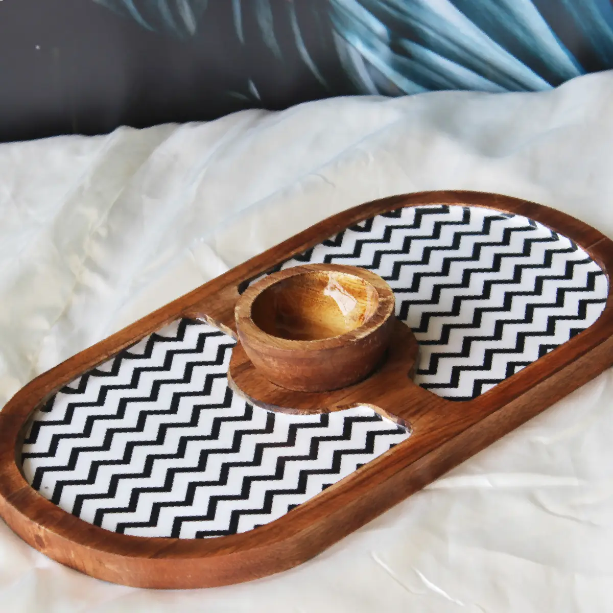 GeoChic Zigzag Mangowood Oval Plate with Dip Bowl