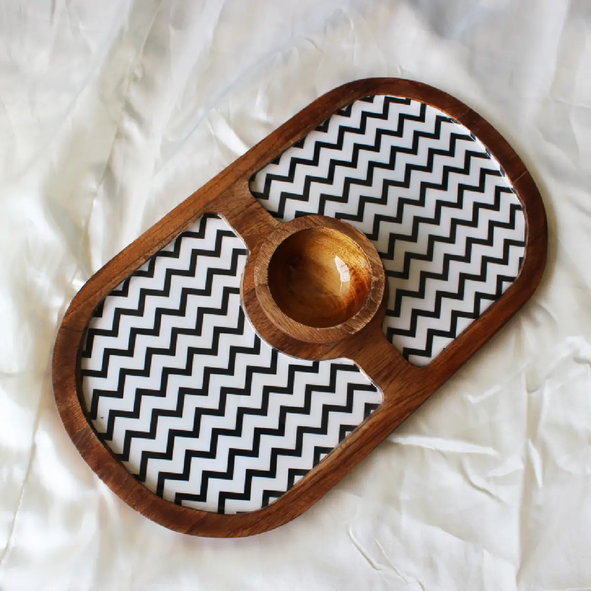 GeoChic Zigzag Mangowood Oval Plate with Dip Bowl