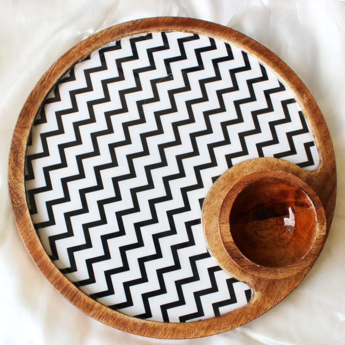 GeoChic Zigzag Mangowood Round Plate with Dip Bowl