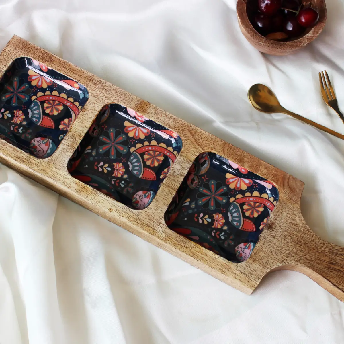 Dewdrop Paisley Petals 3 Compartment Bat Server Tray