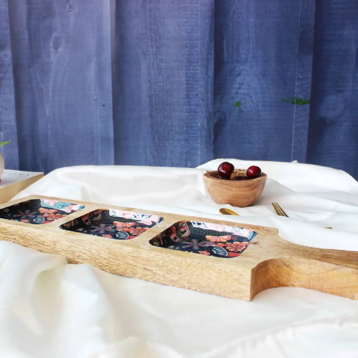 Dewdrop Paisley Petals 3 Compartment Bat Server Tray