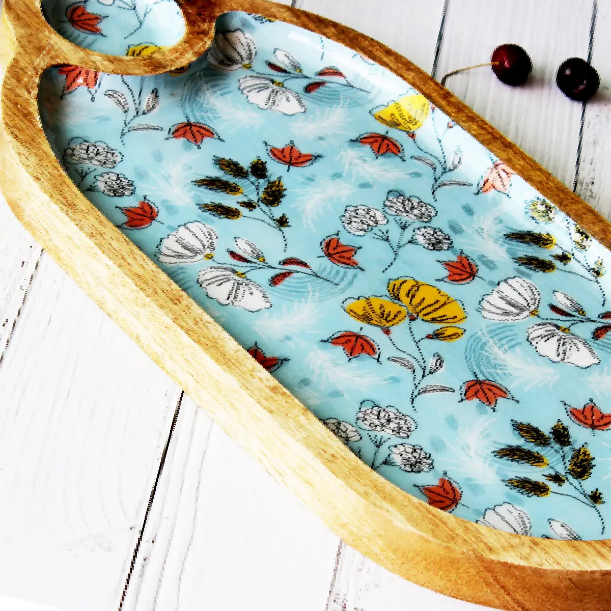 Peaceful Shade Delight Platter with Dip Niche