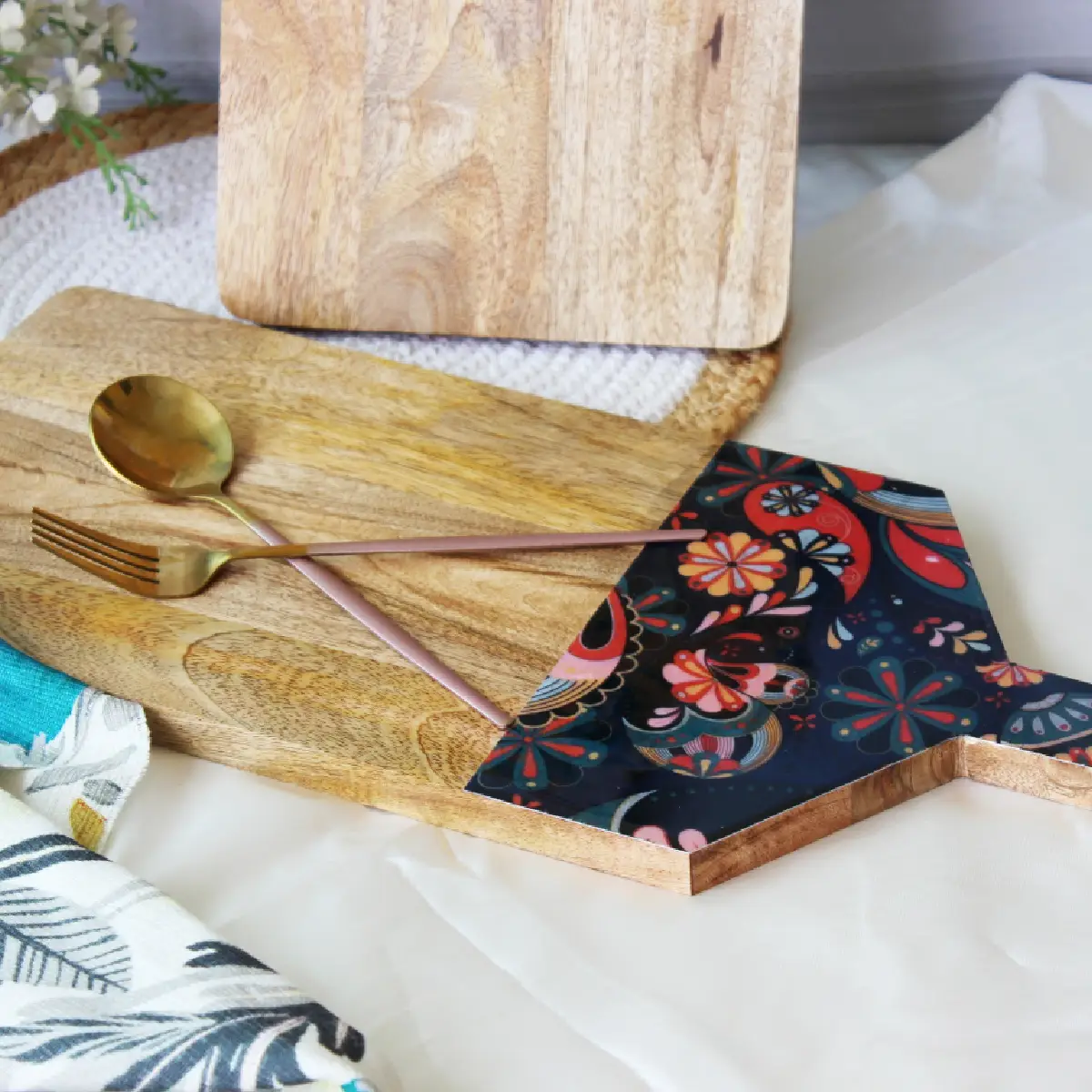 Dewdrop Paisley Petals Bat Wing Platter