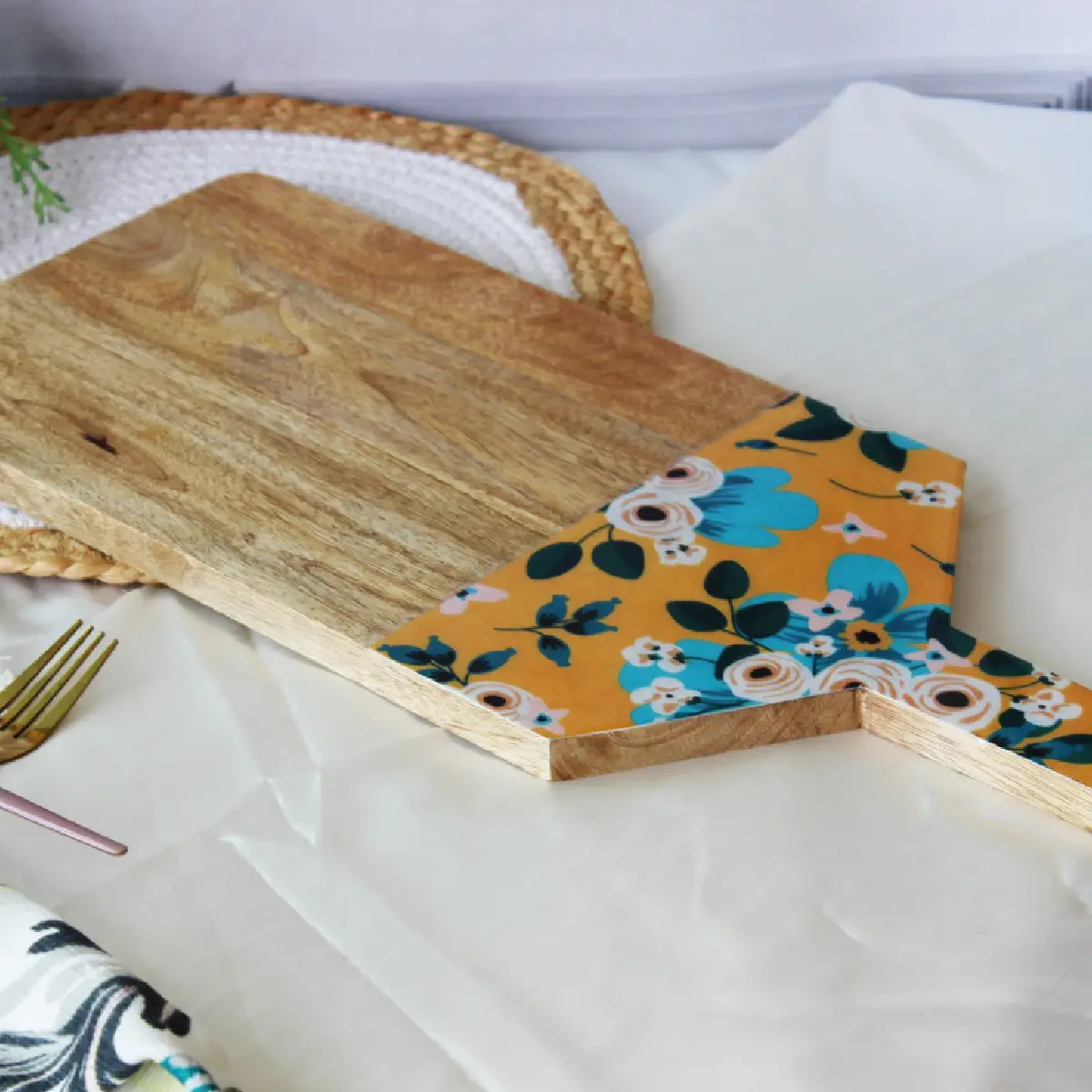 Brightside Blooms Bat Wing Platter