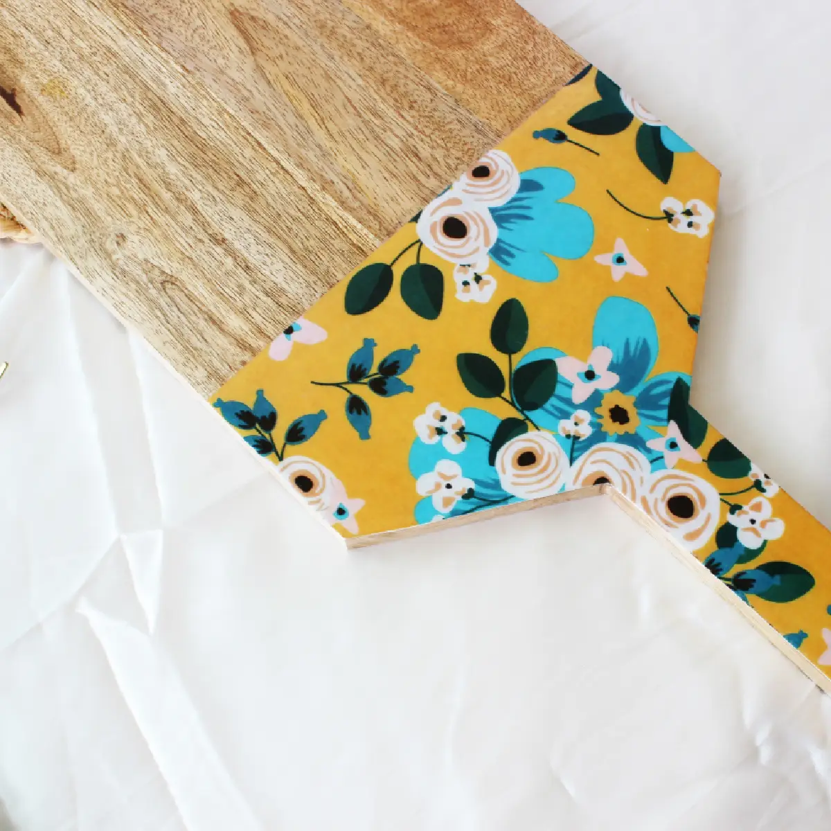 Brightside Blooms Bat Wing Platter