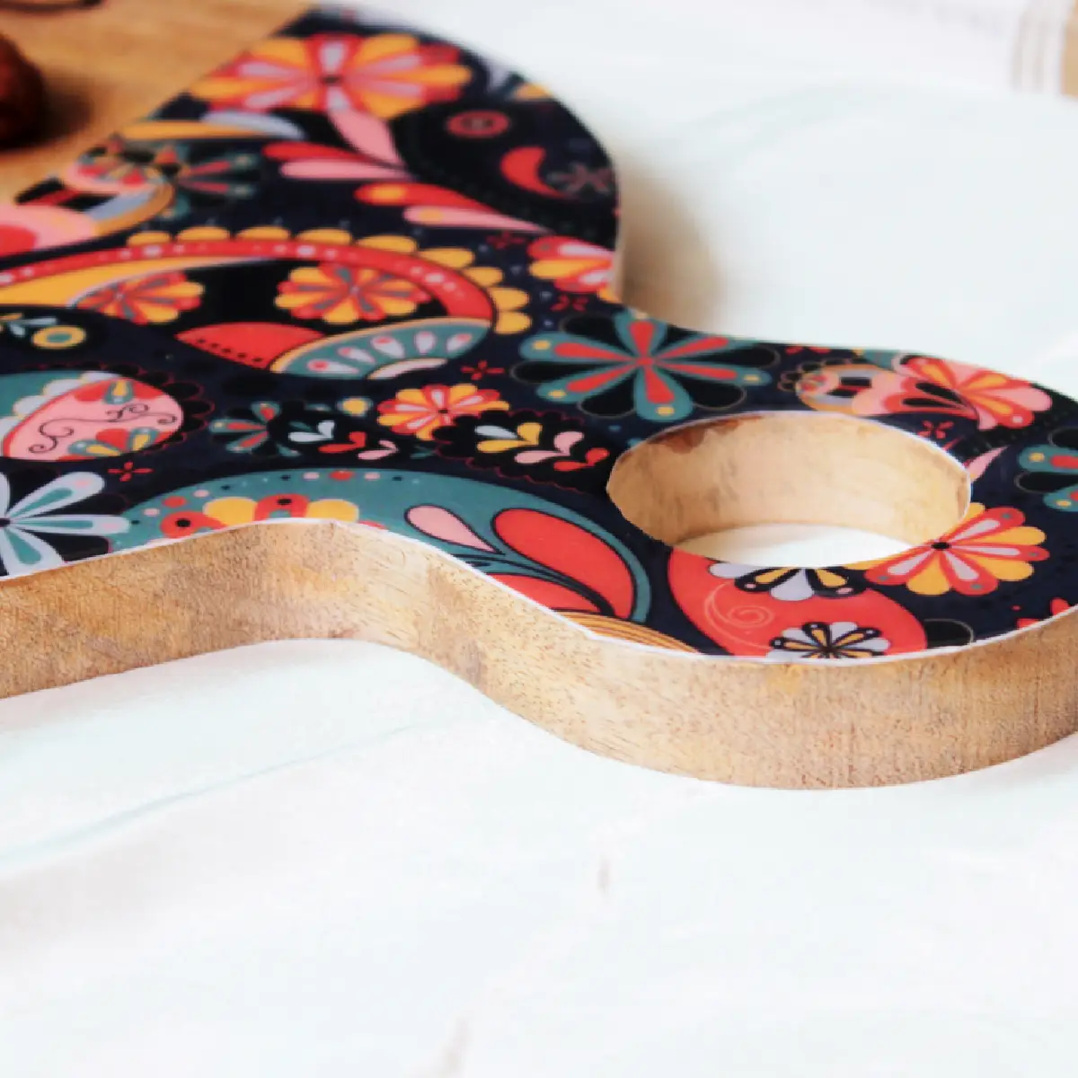 Dewdrop Paisley Petals ServeEase Round Platter