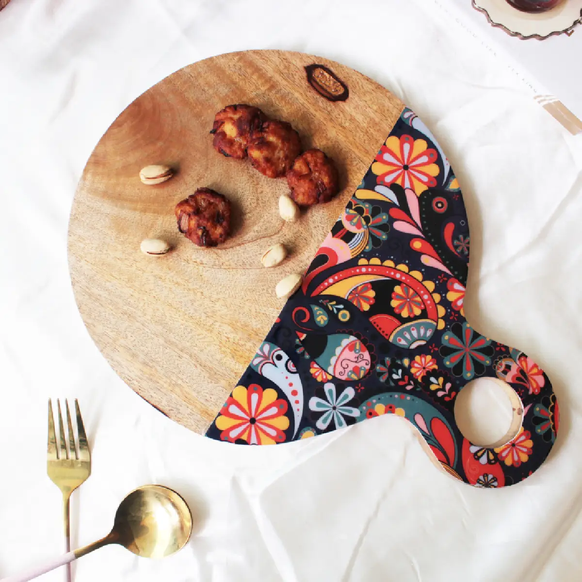 Dewdrop Paisley Petals ServeEase Round Platter