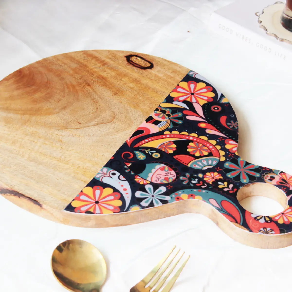 Dewdrop Paisley Petals ServeEase Round Platter