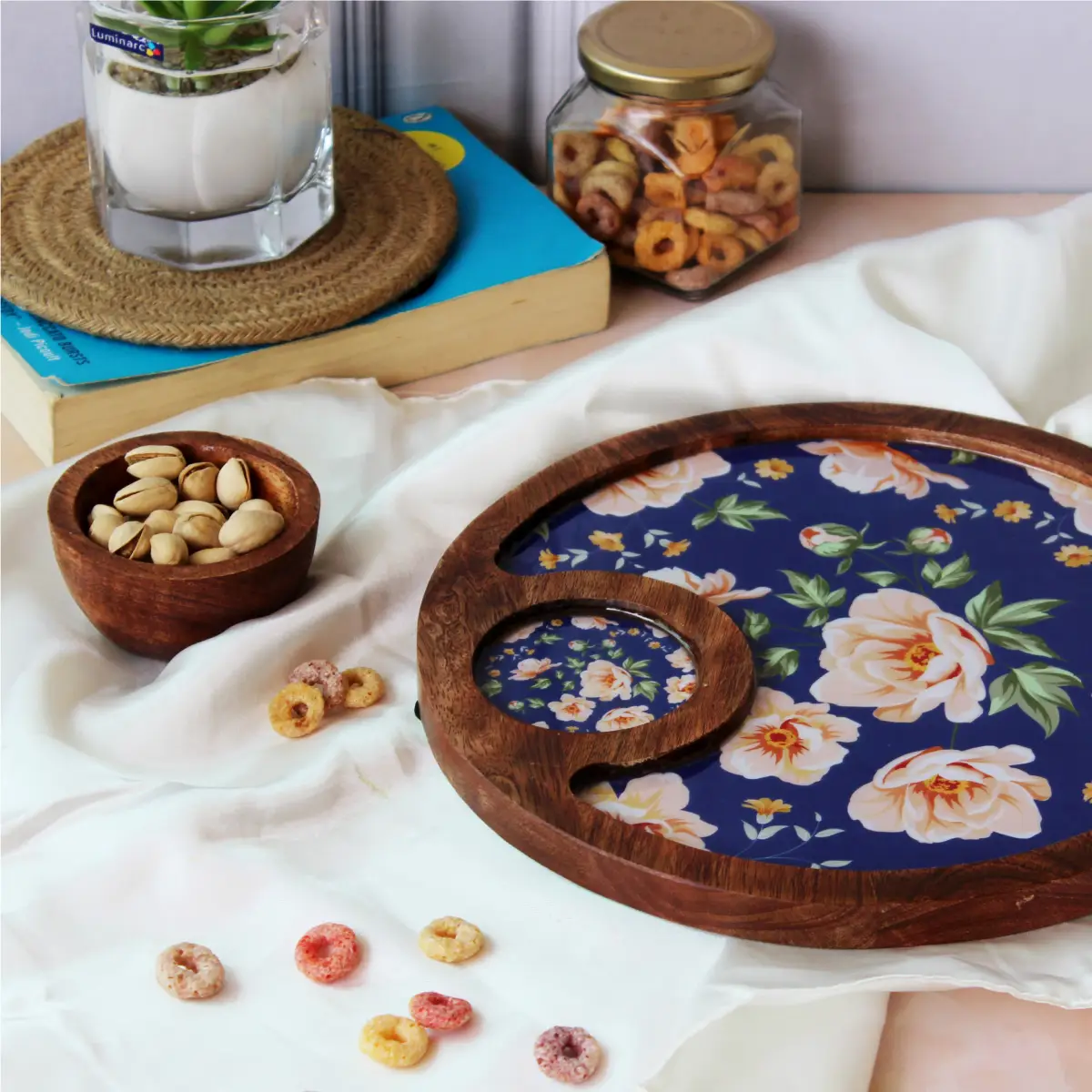 Spring Blooms Mangowood Round Plate with Dip Bowl