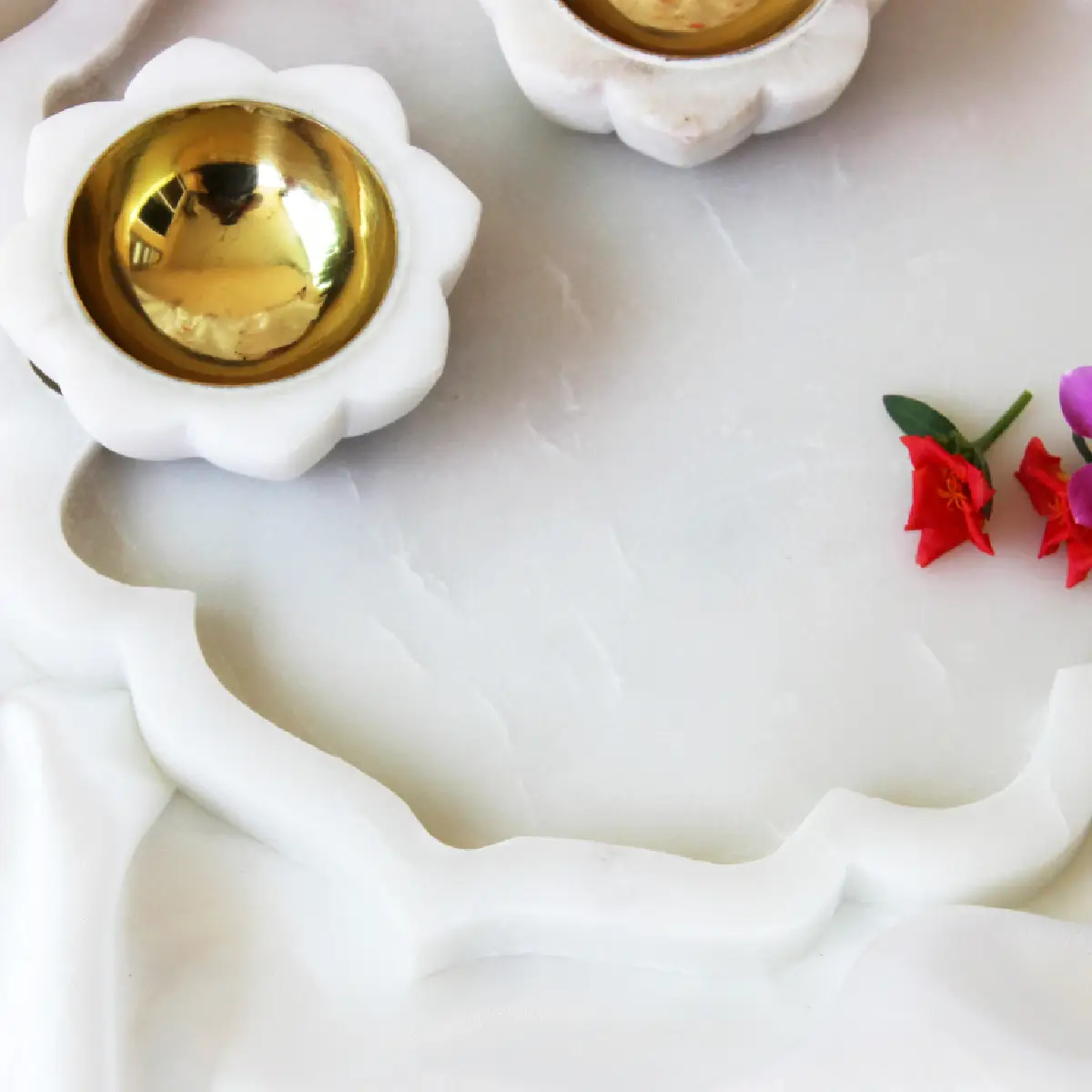 White Marble Platter with Dia & Brass Inlay