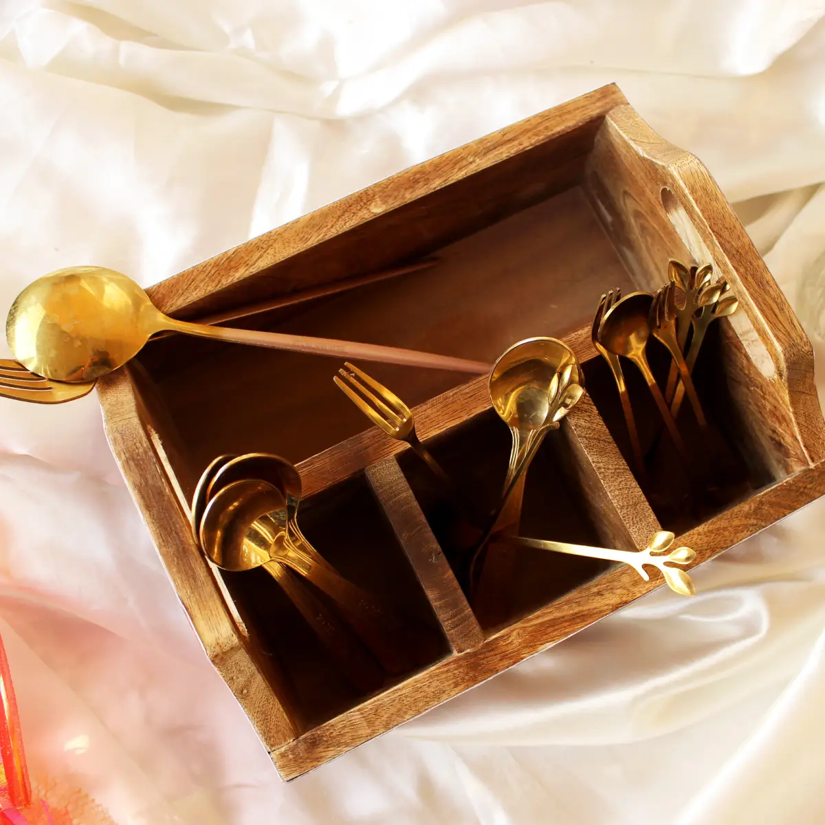 Snowflake Fantasy MangoWood Cutlery Holder