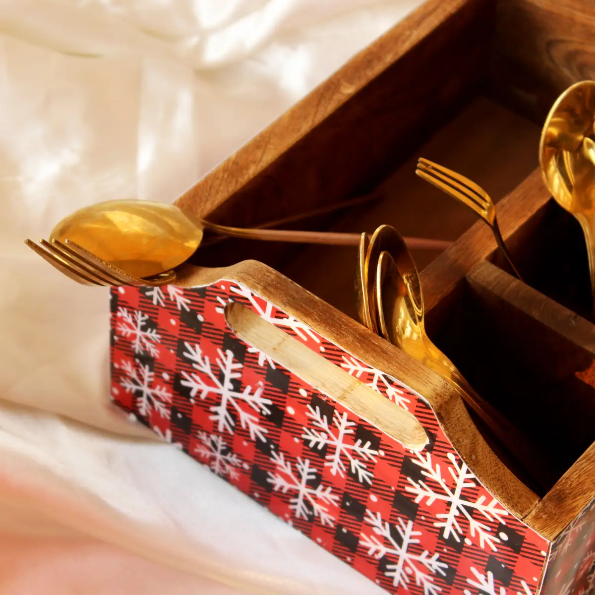 Snowflake Fantasy MangoWood Cutlery Holder