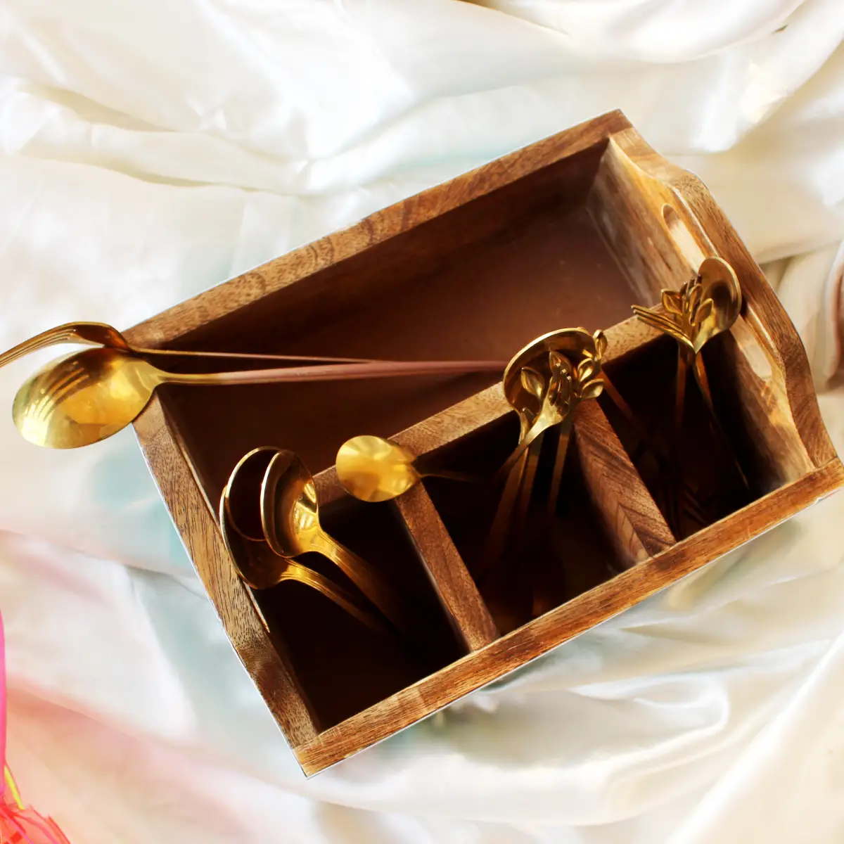 Jingle & Jolly MangoWood Cutlery Holder