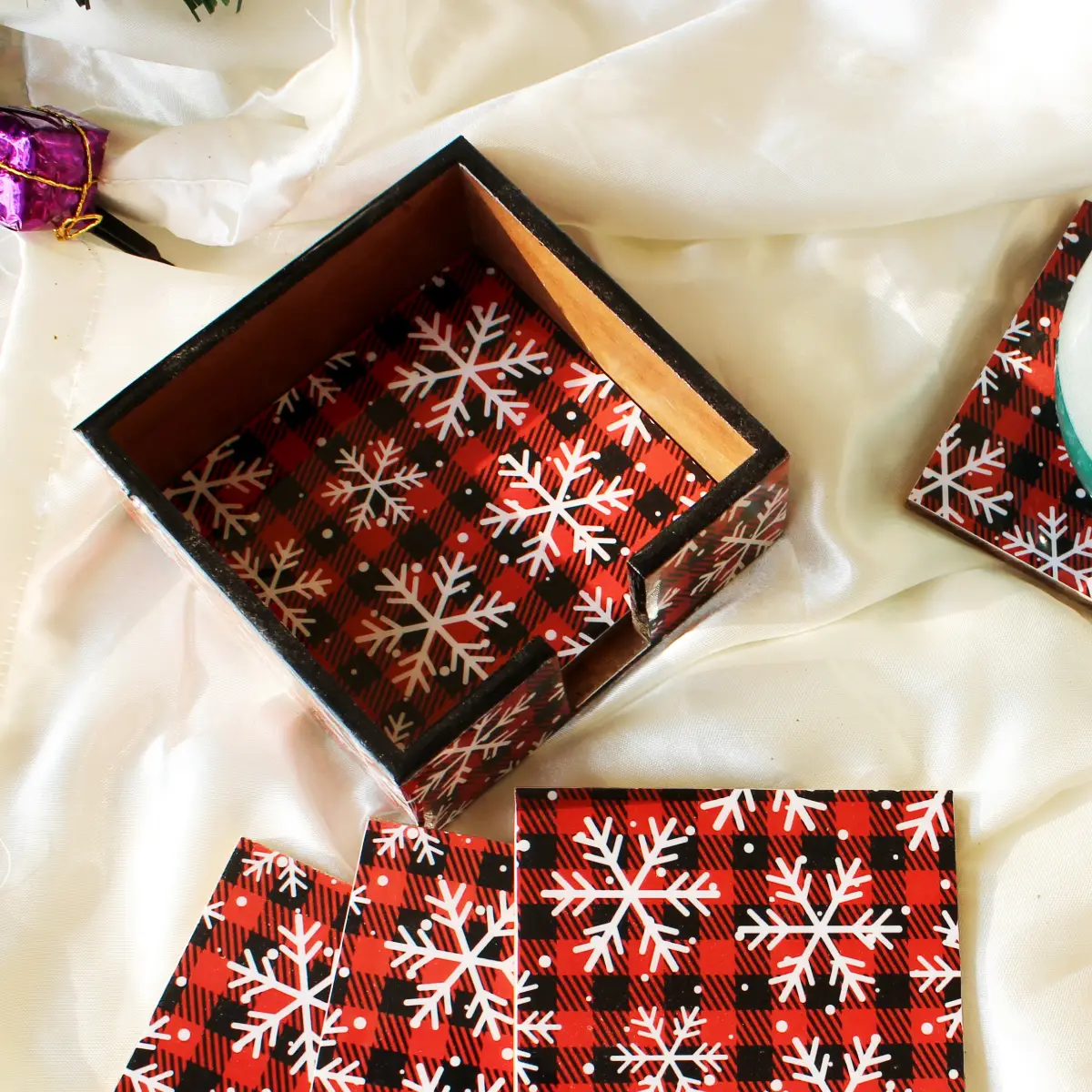 Snowflake Fantasy Wood Coasters Set with Holder