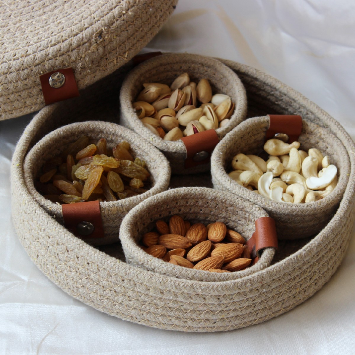 Warm Tan Rope Crafted Serving Set with 4 Bowls (Size- 23*23*6 cm , Weight - 450 gm)