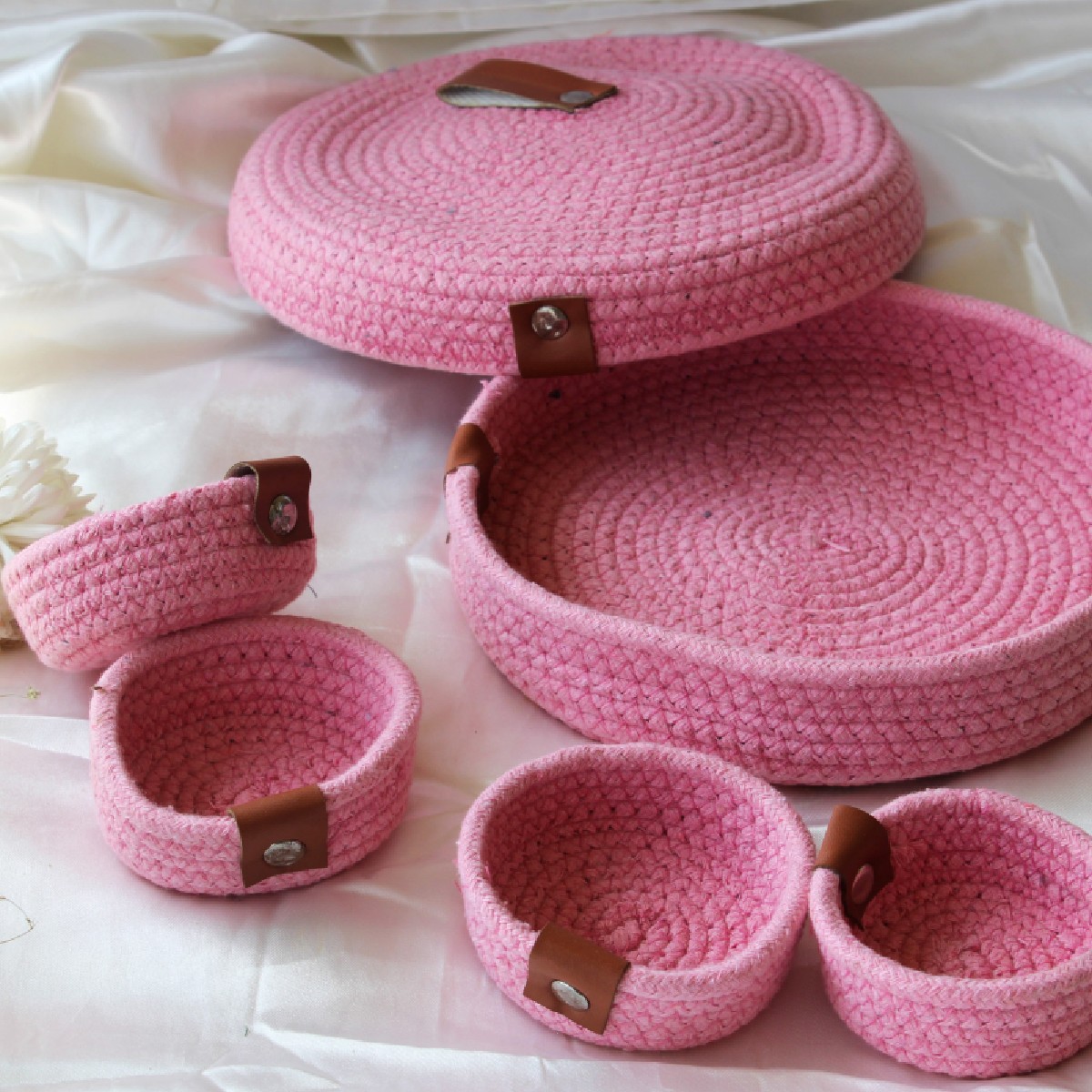 Cotton Candy Rope Crafted Serving Set with 4 Bowls (Size- 23*23*6 cm , Weight - 450 gm)
