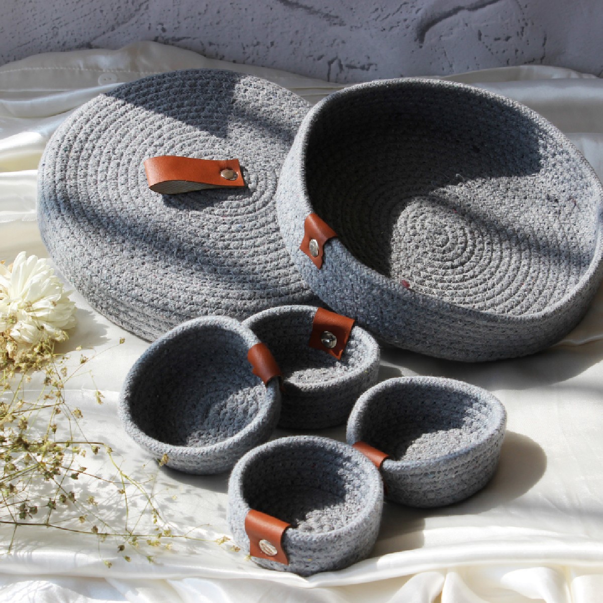 Smoky Grey Rope Crafted Serving Set with 4 Bowls (Size- 23*23*6 cm , Weight - 450 gm)