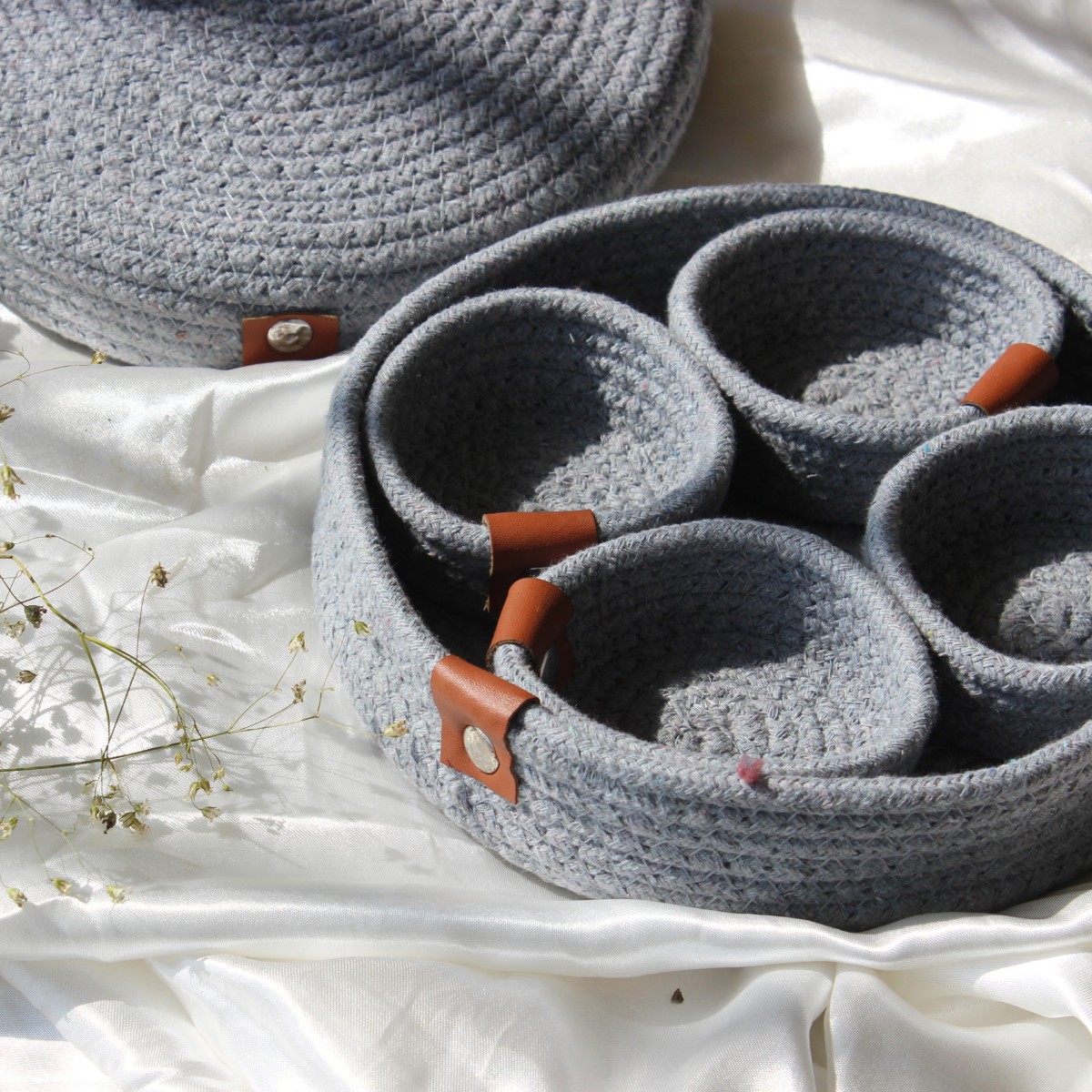 Smoky Grey Rope Crafted Serving Set with 4 Bowls (Size- 23*23*6 cm , Weight - 450 gm)
