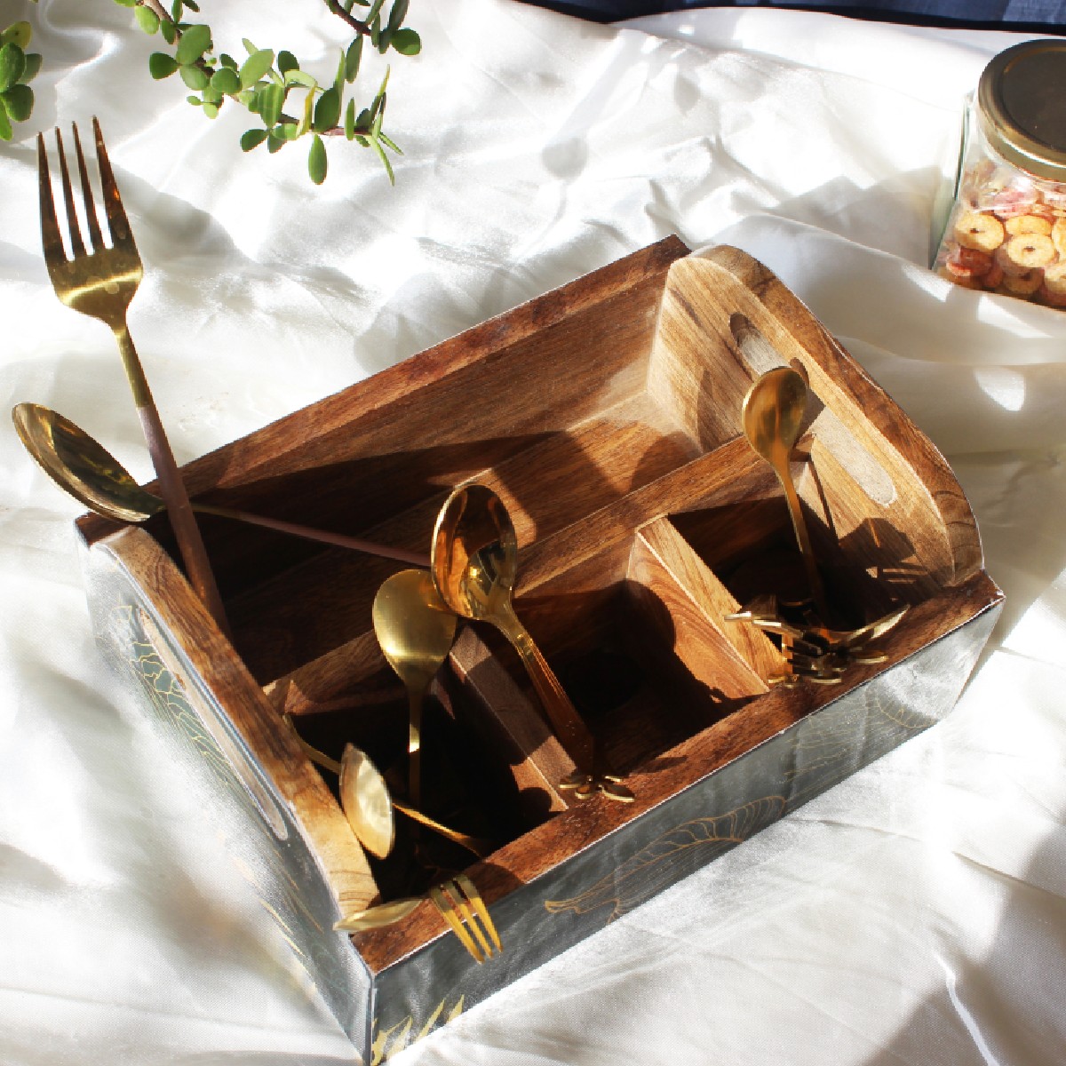 Leafy Gleam Mangowood Cutlery Caddy