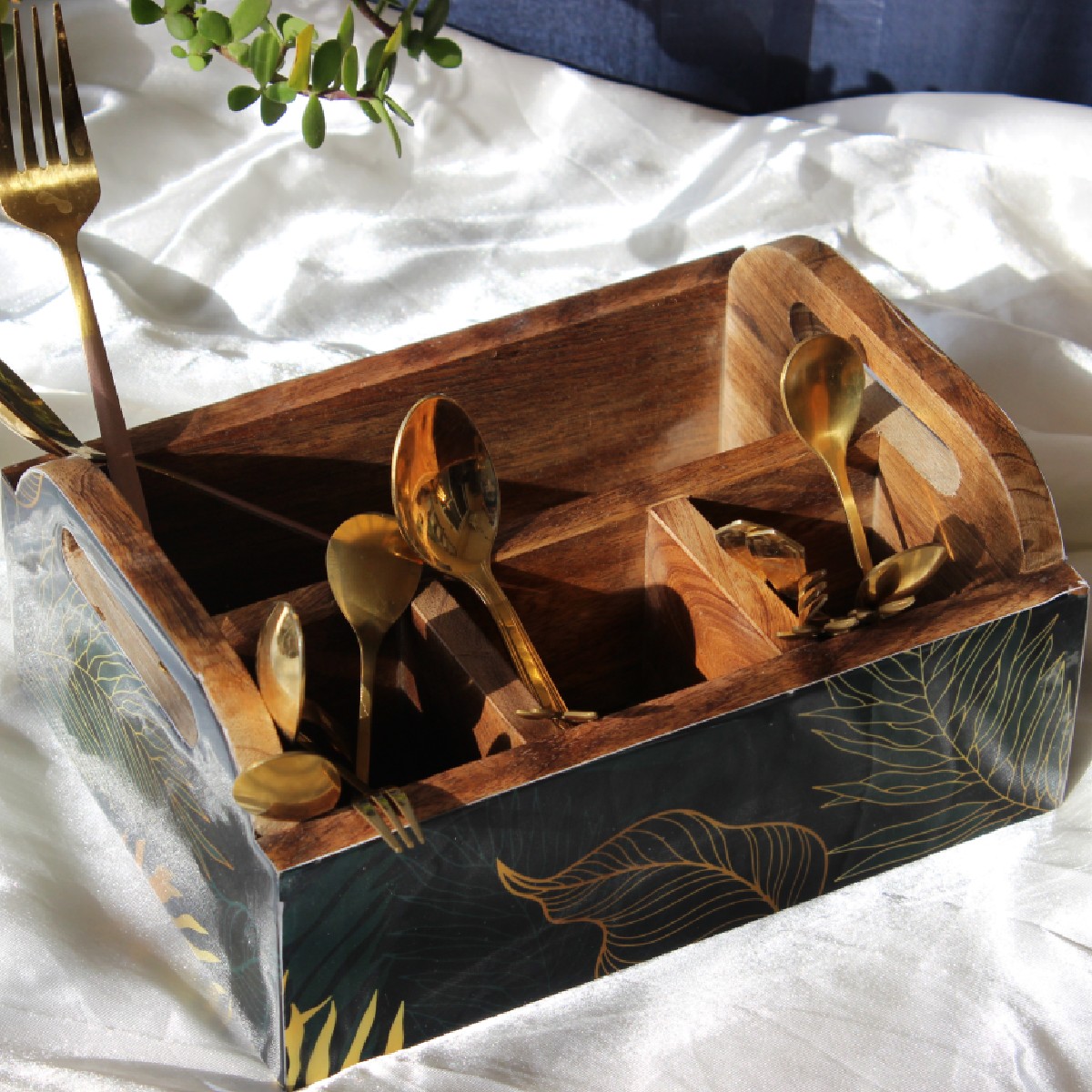 Leafy Gleam Mangowood Cutlery Caddy