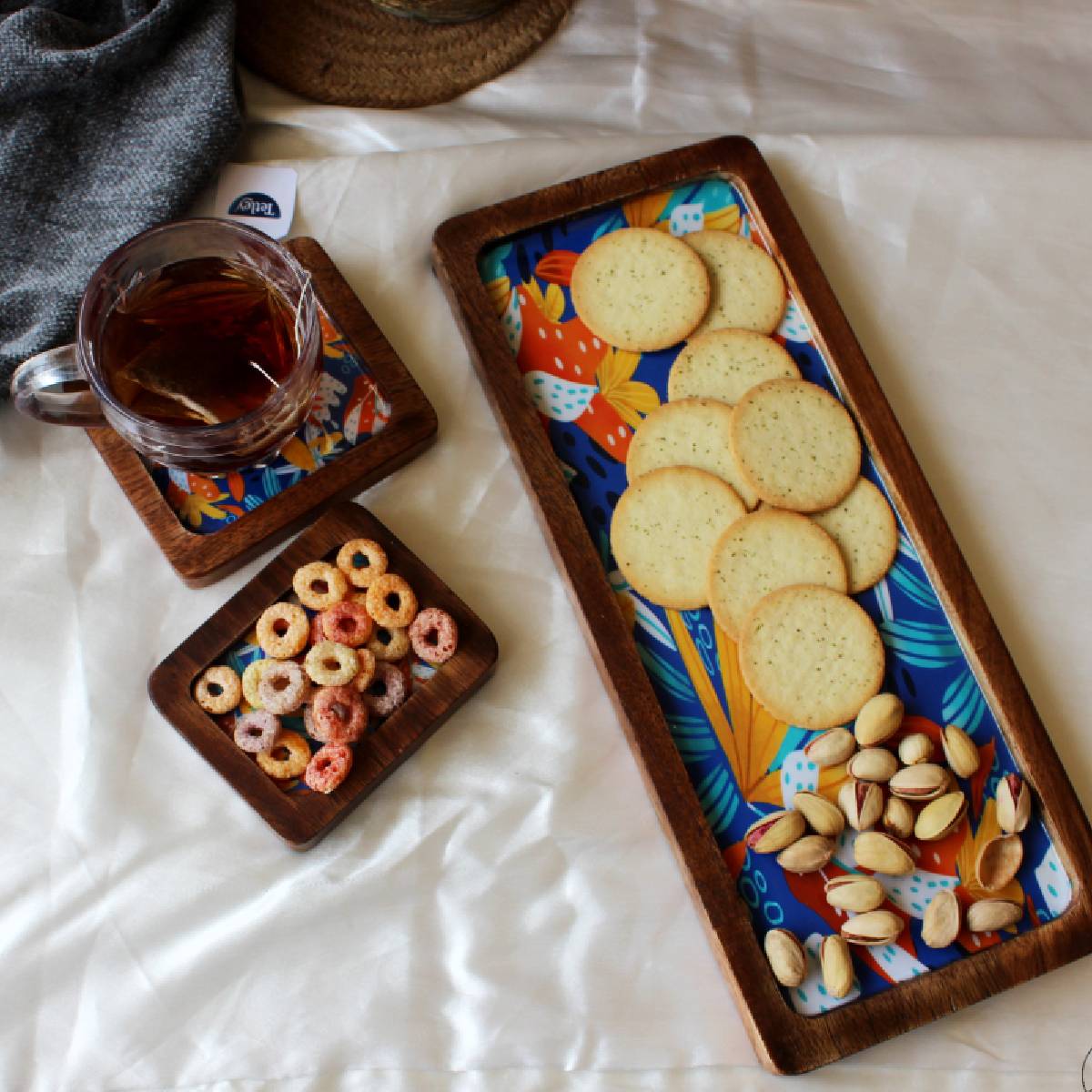 Utsav Tropica Mehmaan Nawaazi Mangowood Duo  (Tray + Coaster)
