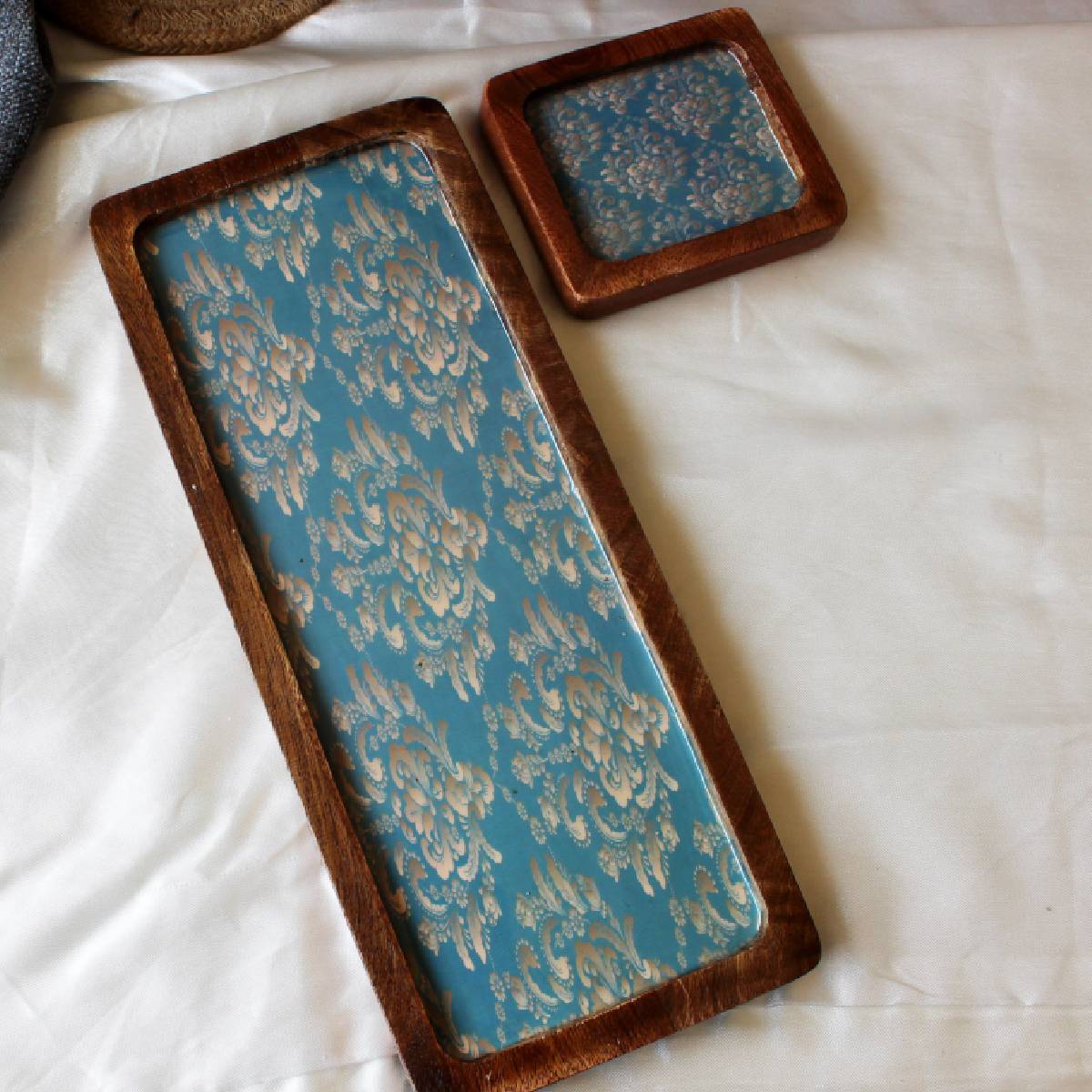 Firozi Zari Mehmaan Nawaazi Mangowood Duo  (Tray + Coaster)