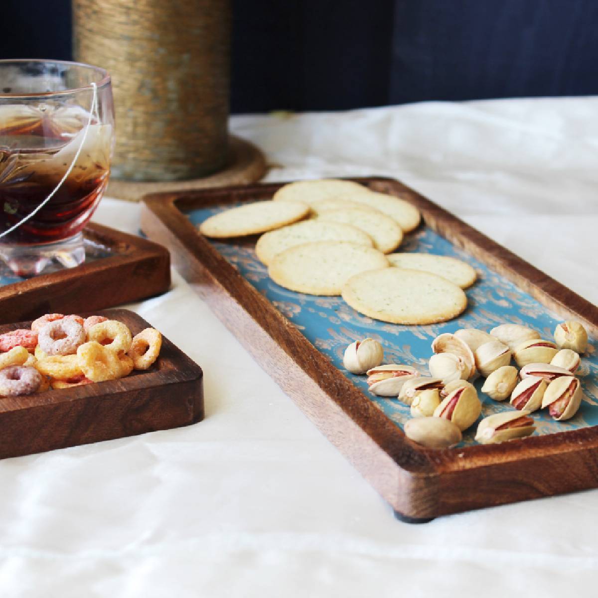 Firozi Zari Mehmaan Nawaazi Mangowood Duo  (Tray + Coaster)